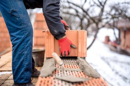 Briques ou parpaings, quel mat&eacute;riau privil&eacute;gier pour construire sa maison pr&egrave;s de Laon ?